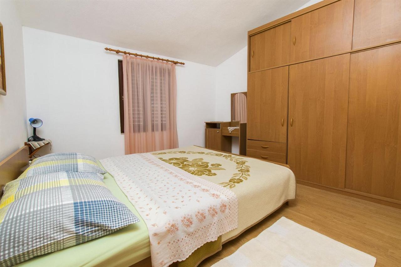 Apartments Pavlina Starigrad Paklenica Bagian luar foto