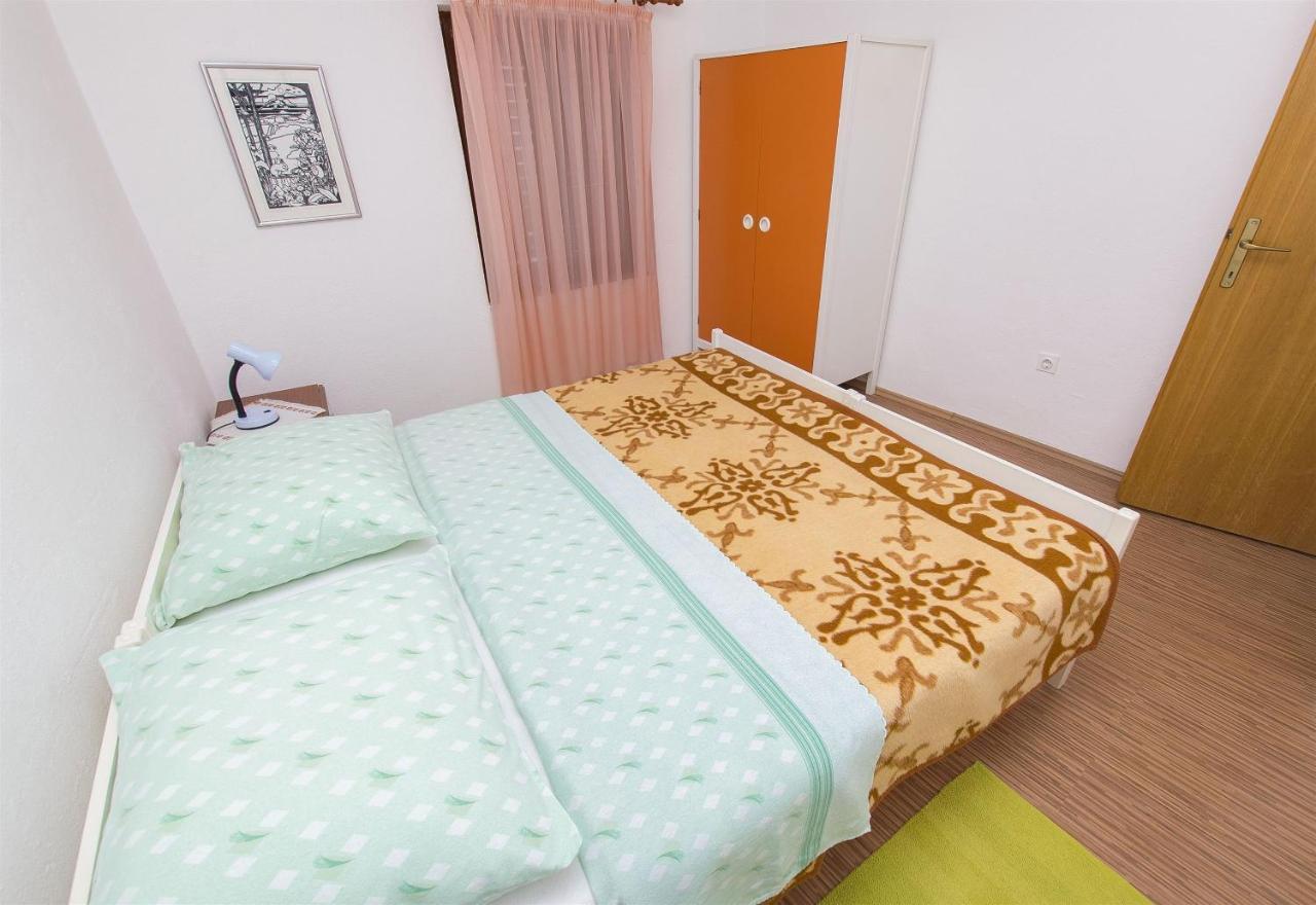 Apartments Pavlina Starigrad Paklenica Bagian luar foto