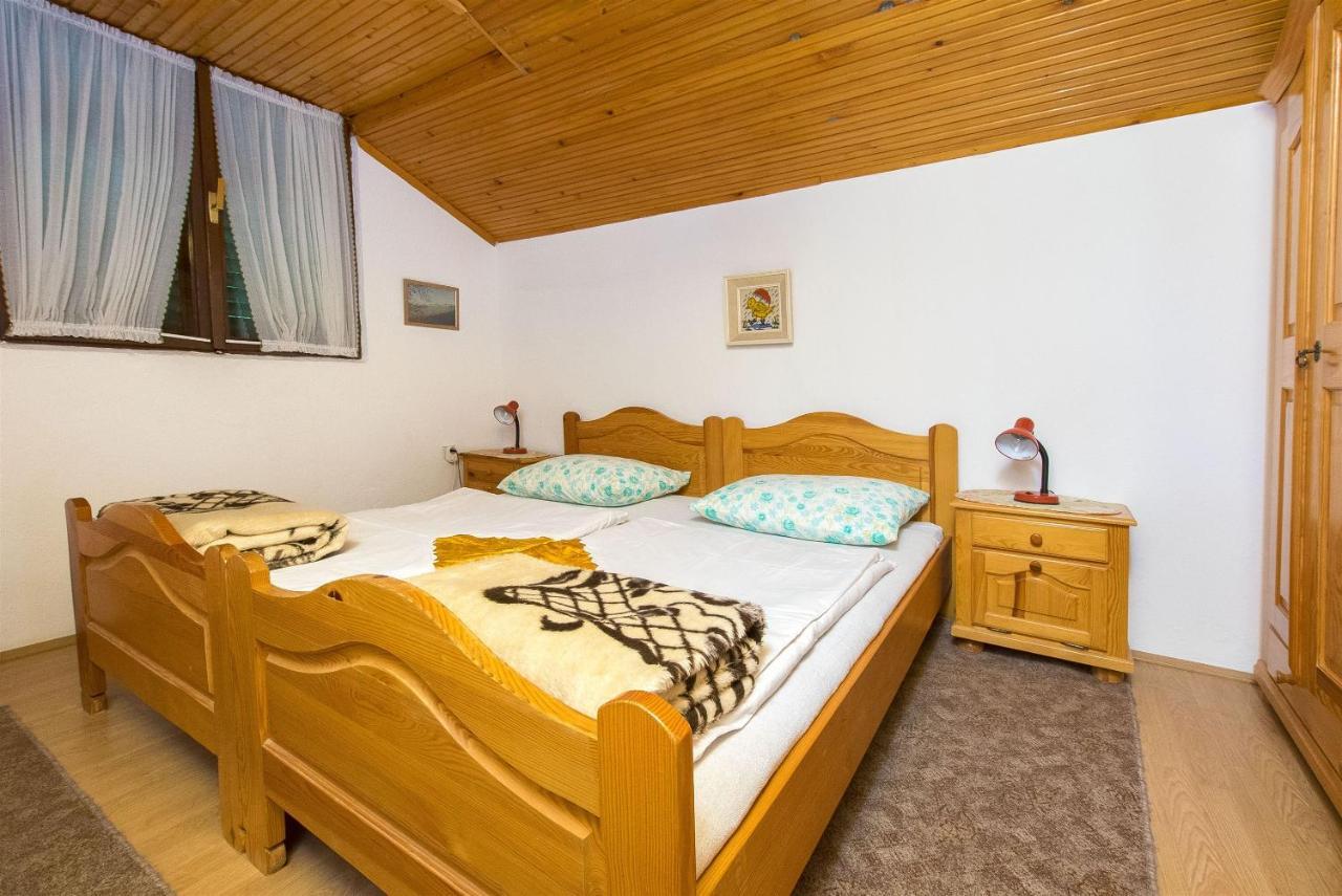 Apartments Pavlina Starigrad Paklenica Bagian luar foto