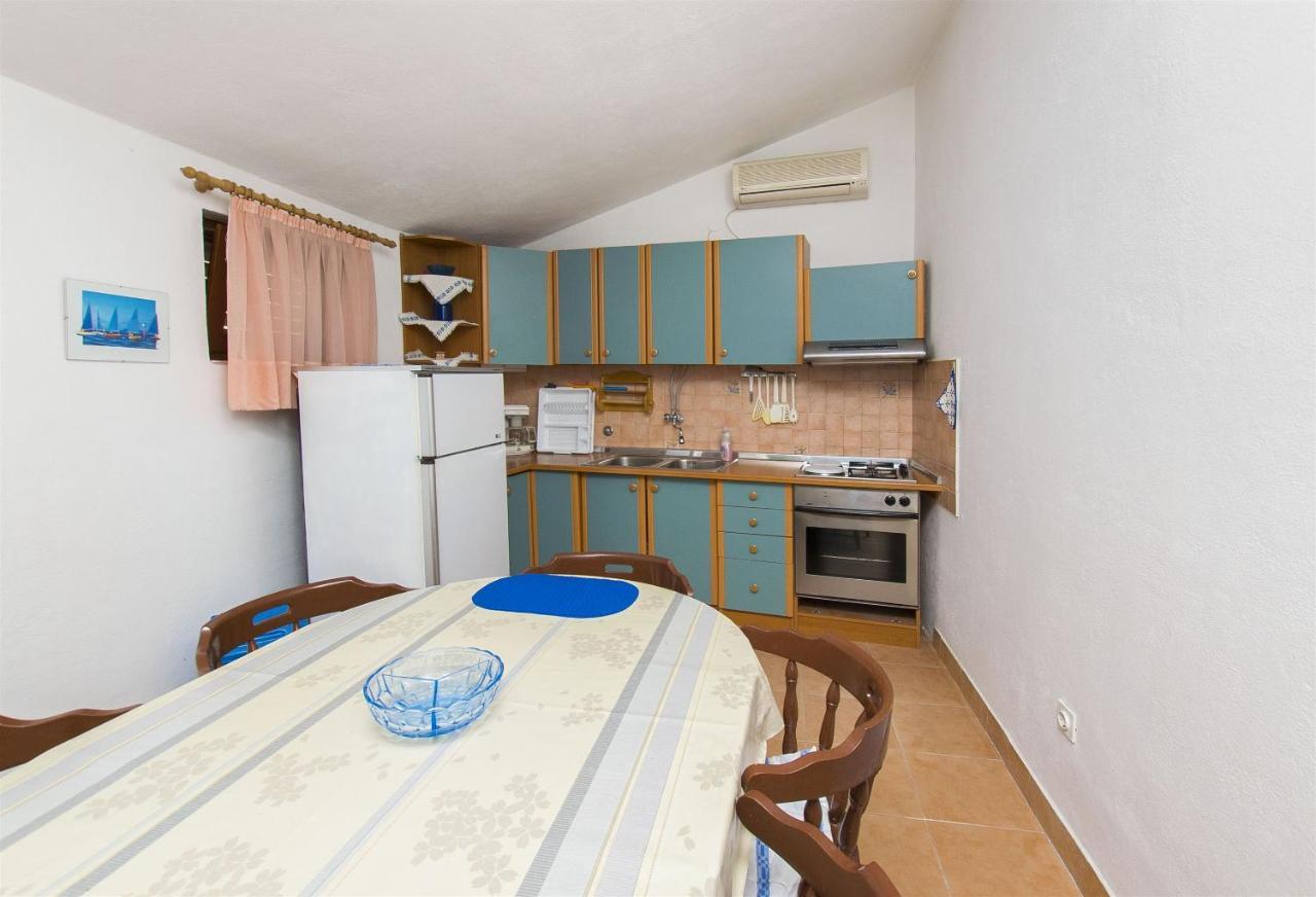 Apartments Pavlina Starigrad Paklenica Bagian luar foto